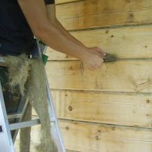 Как выровнять стены в деревянном доме: нюансы технологии процесса