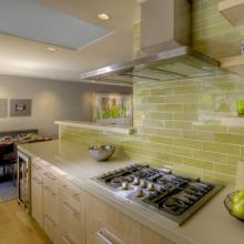 Дизайн кухни в деревянном доме: варианты планировки и оригинальные идеи оформления, фото и видео Примеры оформления интерьера кухни в брусовом доме